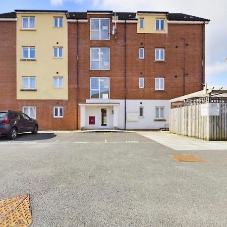 Modern 2 Bed City Apartment With Private Parking Swansea Exteriér fotografie