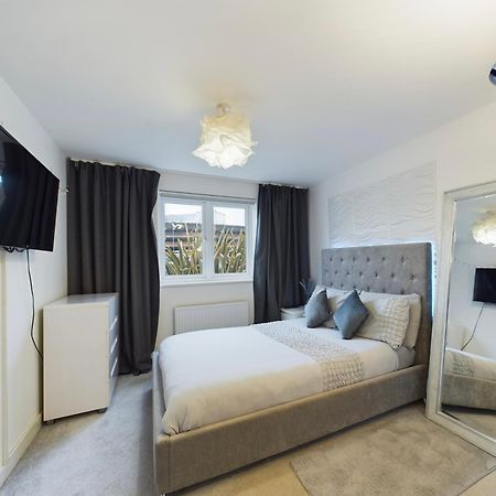 Modern 2 Bed City Apartment With Private Parking Swansea Exteriér fotografie