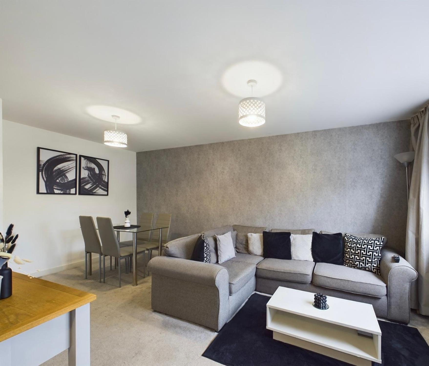 Modern 2 Bed City Apartment With Private Parking Swansea Exteriér fotografie