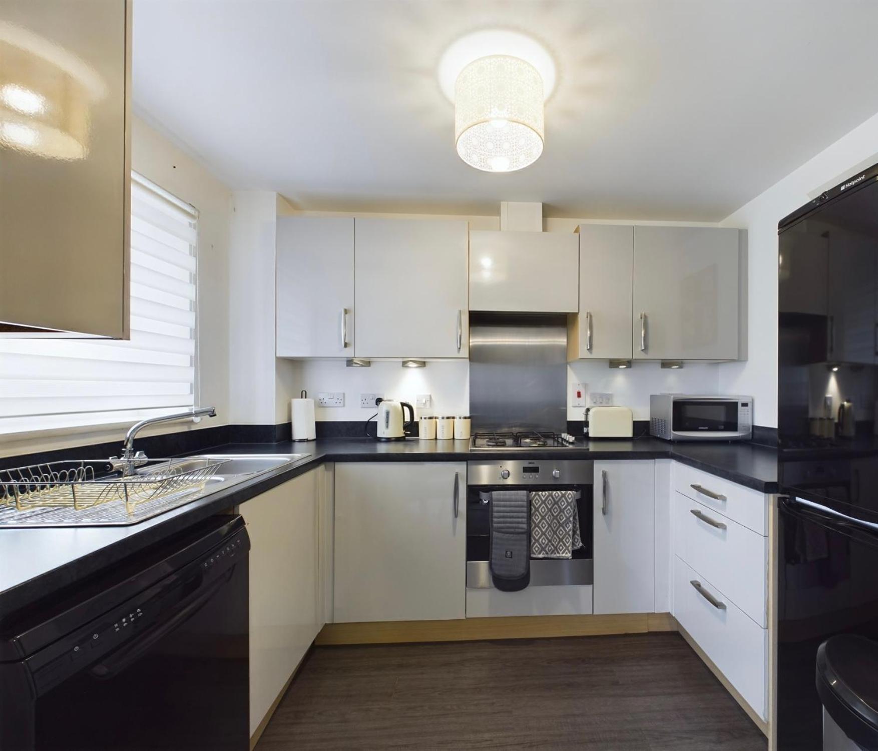 Modern 2 Bed City Apartment With Private Parking Swansea Exteriér fotografie